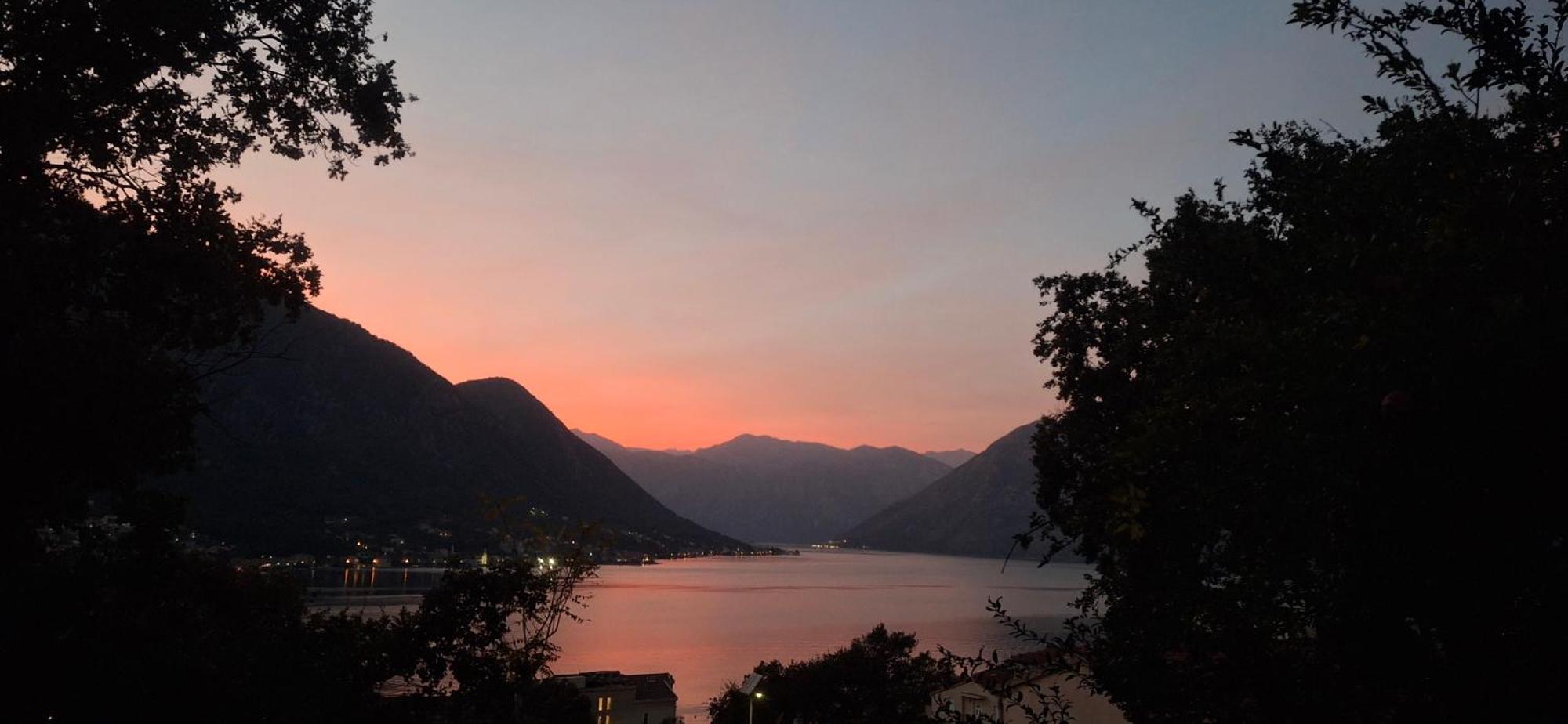 Milka apartment Kotor Exteriör bild